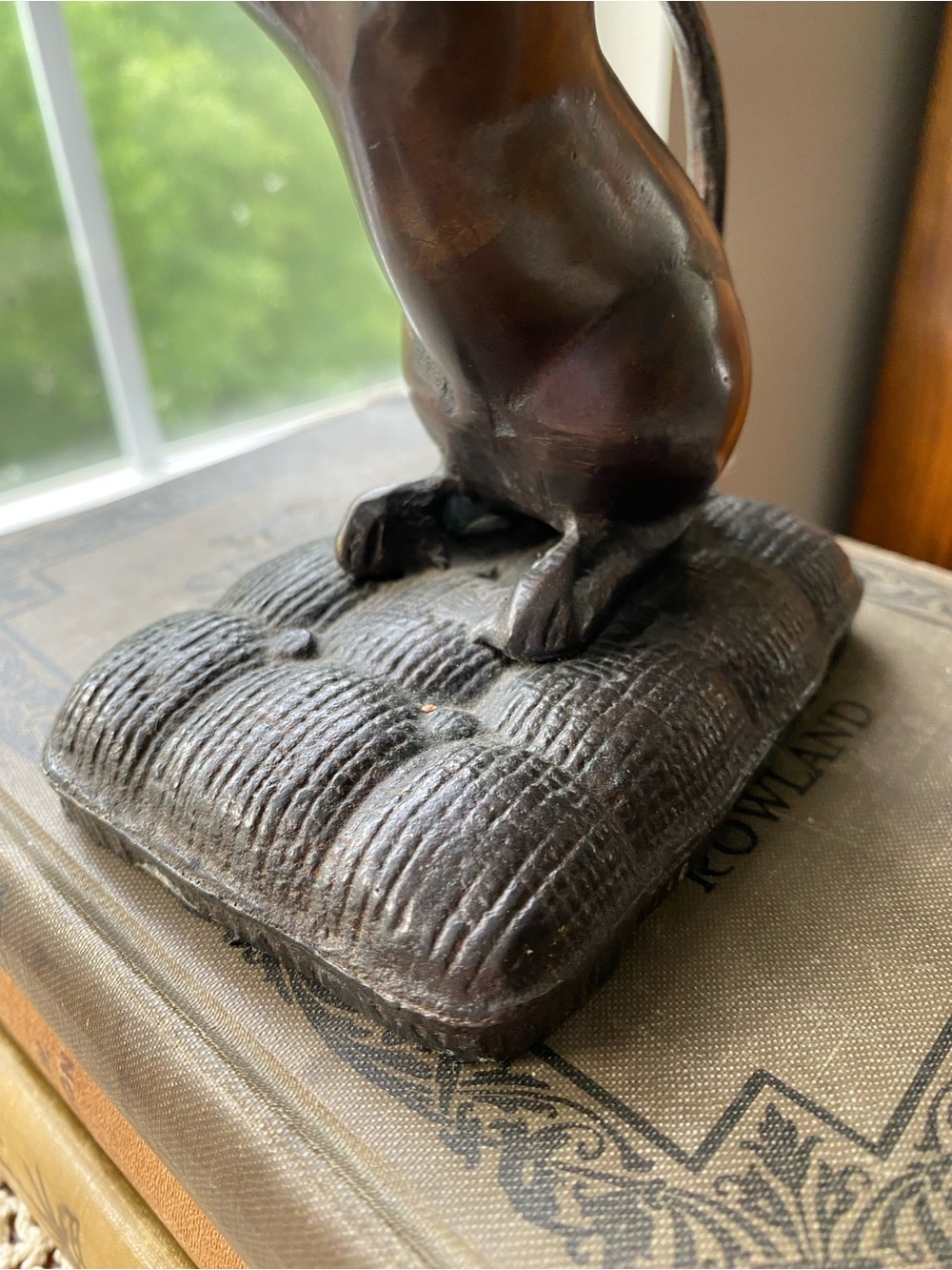 Antique Brass Playful Cat Bookend - Decorative Bronze Cat Sculpture EUC - Picture 6 of 14